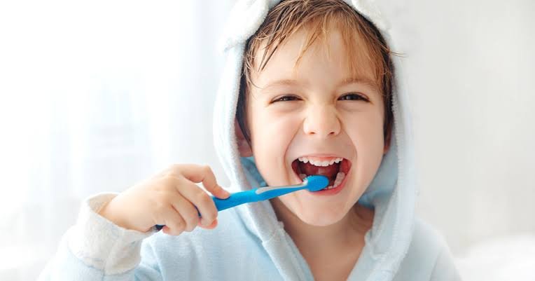 Kid's brushing 